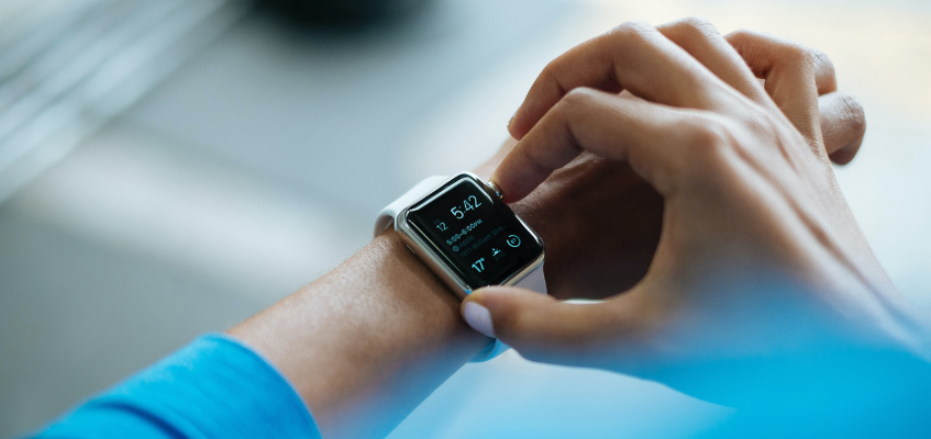 Часы на руке