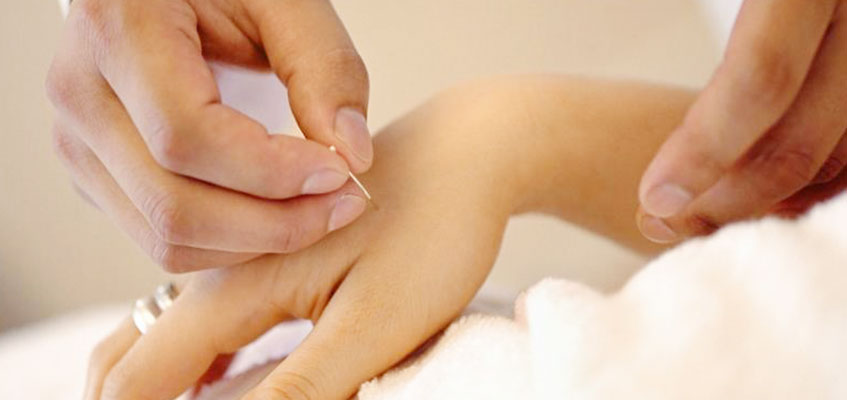 Игла в руке