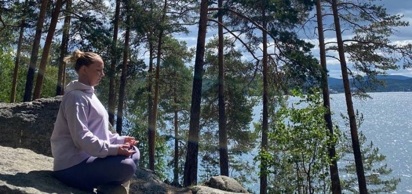 Медитация в лесу