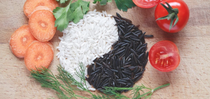 Питание - инструмент первой помощи Символ Инь-Ян на блюде