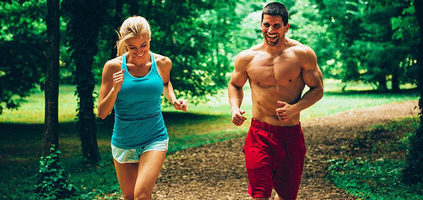 Женщина и мужчина на пробежке