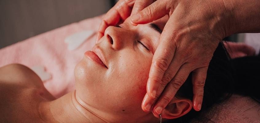 Массаж межбровья