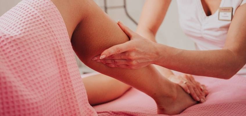 Фото техники разглаживания в тайском slim-массаже