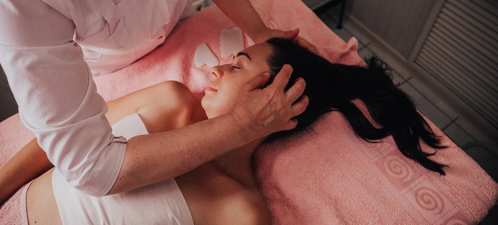 Массаж головы девушке